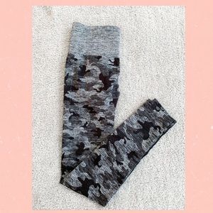 camo leggings